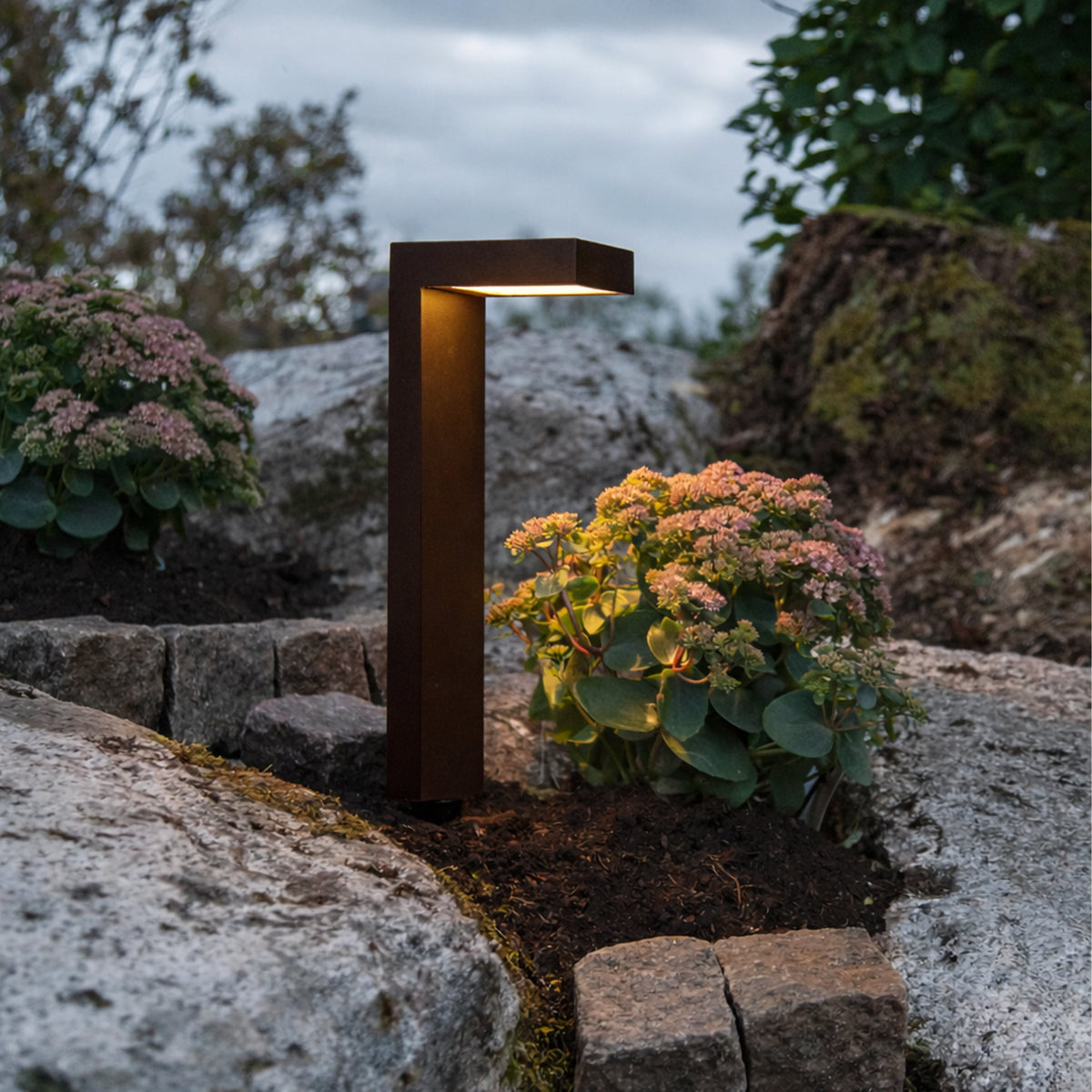 Päikeseenergial töötavad LED-aiavalgustid maasse torgatava vardaga ja hämarussensoriga 55 cm, 2 tk RC-K-2500 – pilt 9