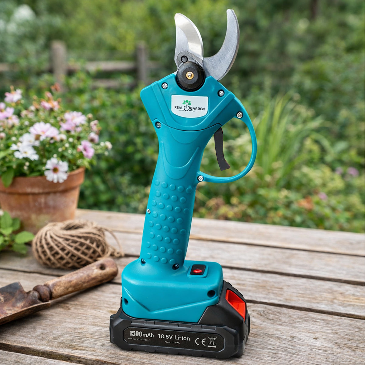 Juhtmeta elektrilised aiapügamiskäärid kahe akuga RC-K-2304-15089 – pilt 6
